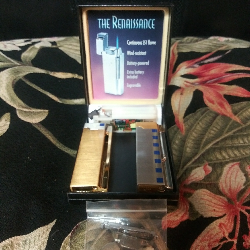 2 VINTAGE COLLECTIBLE COLIBRI RENAISSANCE TORCHES